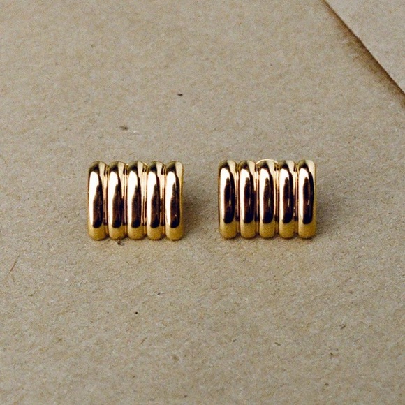 Heaven Mayhem CLEMMIE EARRINGS in gold - Picture 6 of 7